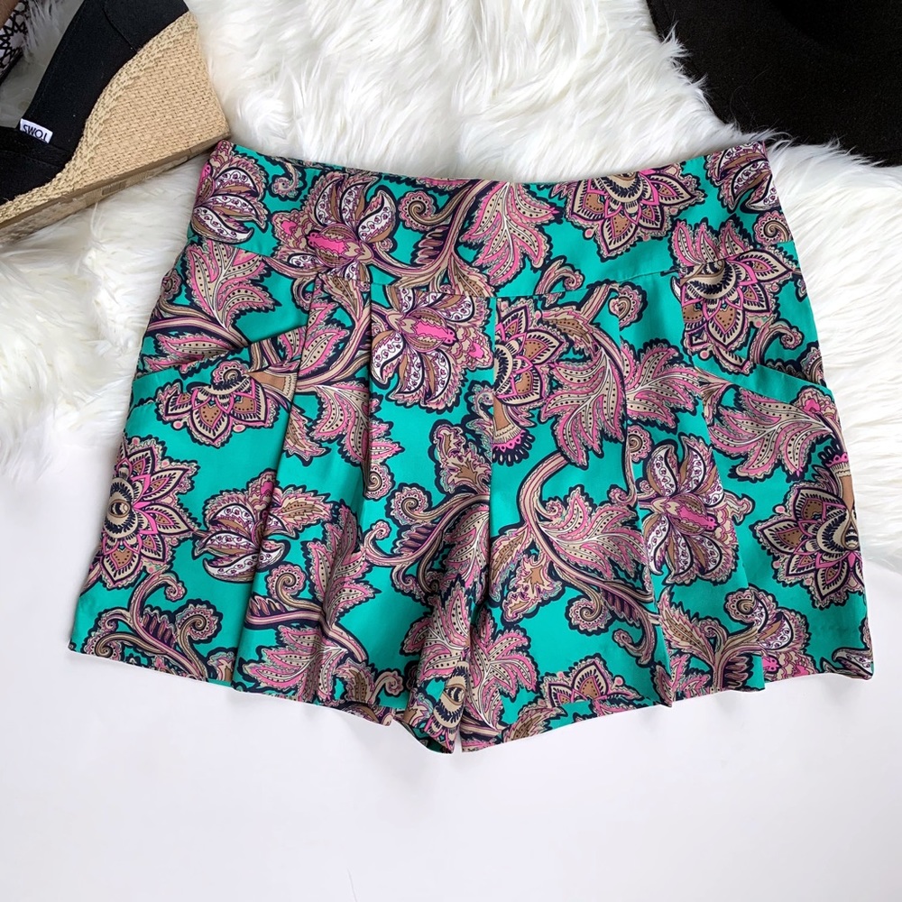 Ann Taylor LOFT Pleated Print Dress Shorts size 4